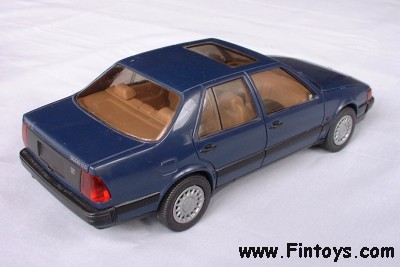 Saab_9000_CD_4D_Sedan_Blue_bN.jpg (25638 bytes)