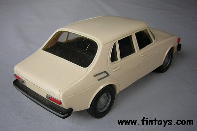 Saab_99_4D_Sedan_v2_Cream_bN.jpg (72012 bytes)