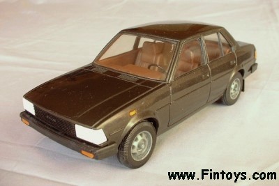 Toyota_Corolla_Braun_aN.jpg (25921 bytes)