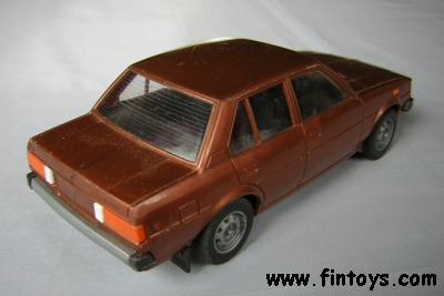 Toyota_Corolla_Copper_v1_bN.jpg (66484 bytes)