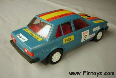 Toyota_Corolla_MetBlue_Juju_bn.jpg (27290 bytes)