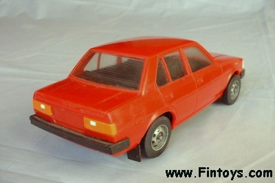 Toyota_Corolla_Red_bN.jpg (23213 bytes)