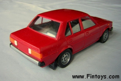 Toyota_Corolla_Red_v1_bN.jpg (64464 bytes)