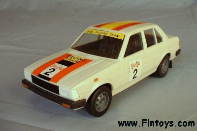 Toyota_Corolla_White_JujuTeam_aN.jpg (24319 bytes)