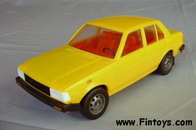 Toyota_Corolla_Yellow_aN.jpg (22684 bytes)