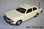 Volvo_142_White_Taxi_v4_aS.jpg (10938 bytes)