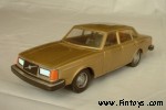 Volvo_244_GL_Gold_aS.jpg (4876 bytes)