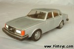 Volvo_244_GL_Silver_aS.jpg (5284 bytes)