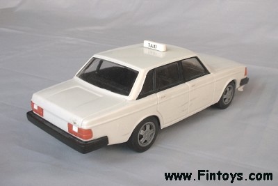 Volvo_244_GL_Taxi_White_bN.jpg (20179 bytes)