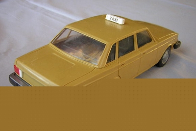 Volvo_244_GL_Yellow_Taxi_bN.jpg (69611 bytes)